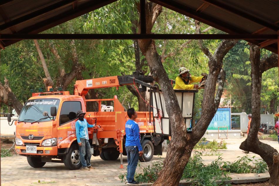ทำความสะอาดเตรียมสถานที่จัดกิจกรรมมูลนิธิแพทย์อาสาในสมเด็จพระศรีนครินทราบรมราชชนนี (พอ.สว.)