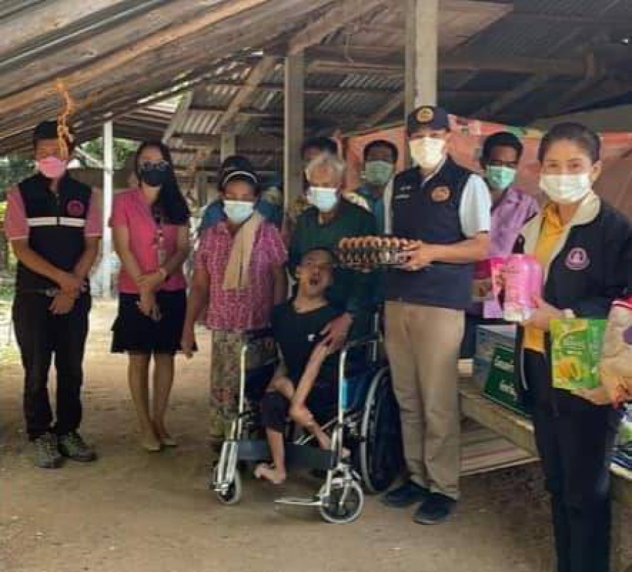 มอบรถเข็น​และเครื่องอุปโภค​ให้กับผู้พิการ