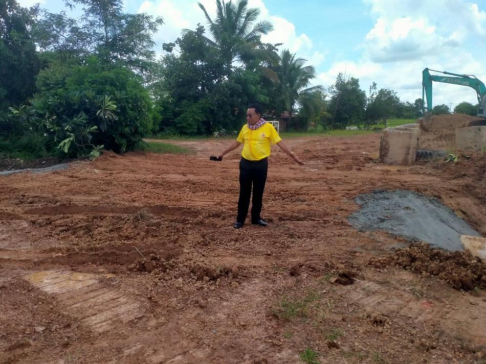 ลงพื้นที่ตรวจสอบความคืบหน้าการวางท่อระบายน้ำ