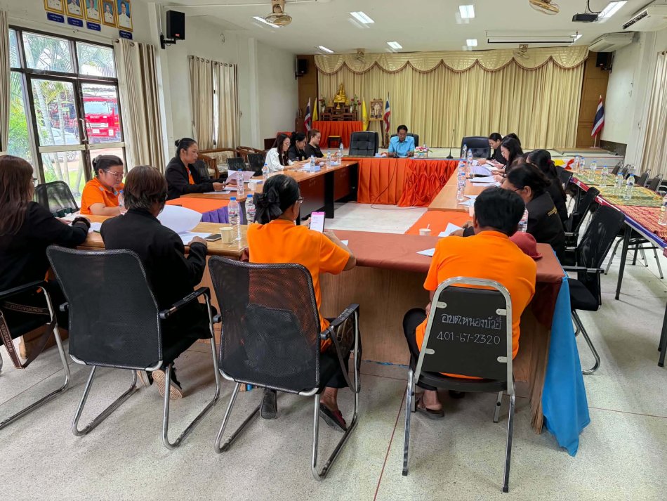ประชุมคณะกรรมการดำเนินงานการดูแลผู้สูงอายุที่มีภาวะพึ่งพิงและบุคคลอื่นที่มีภาวะพึ่งพิง  องค์การบริหารส่วนตำบลหนองบัวฮี ครั้งที่ 1/2569